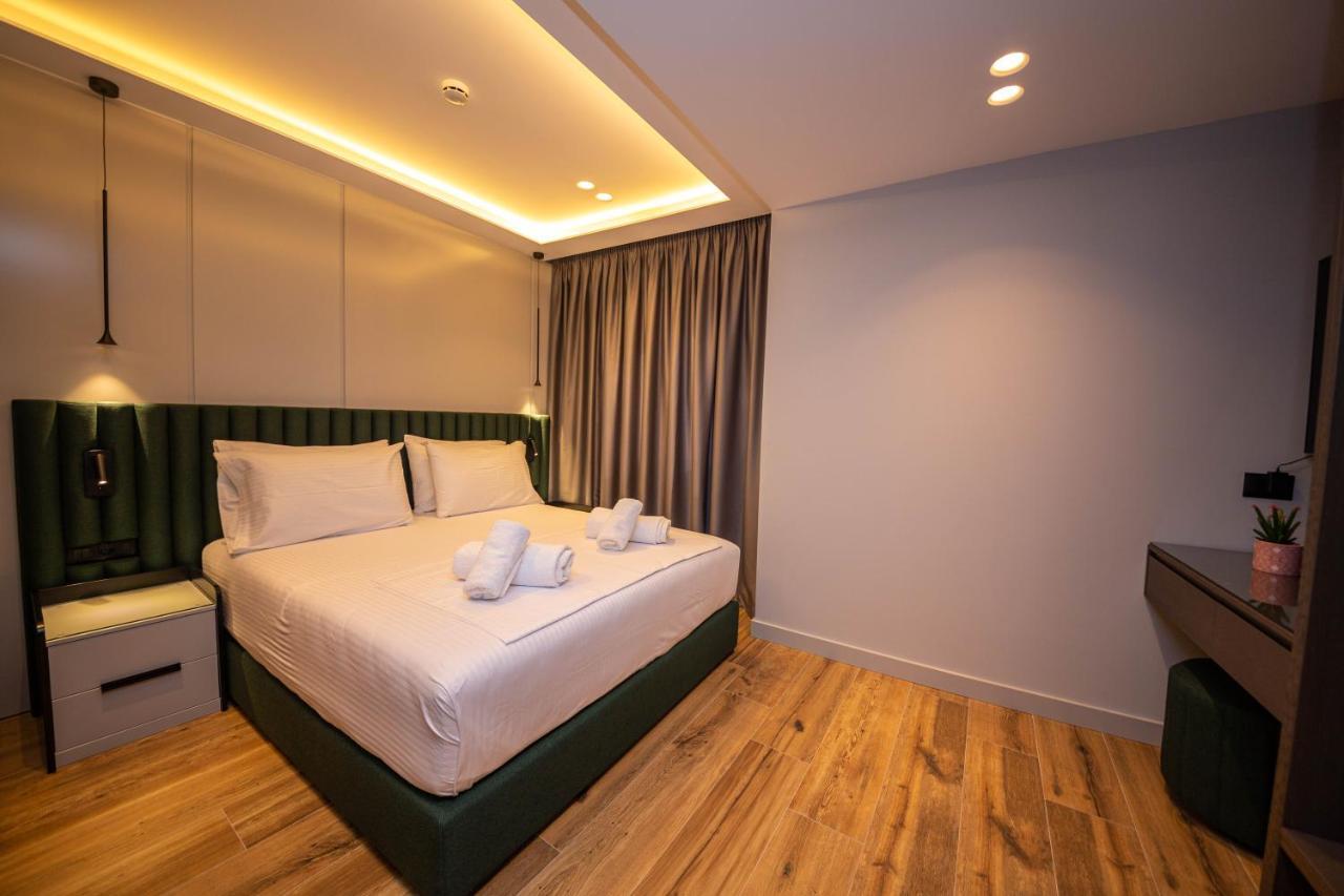Hotel Lili-1 Sarande Bagian luar foto