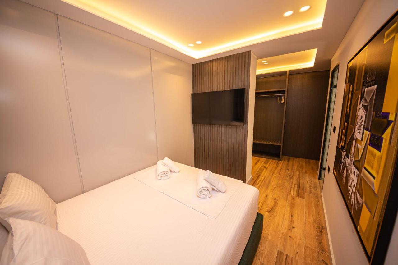 Hotel Lili-1 Sarande Bagian luar foto